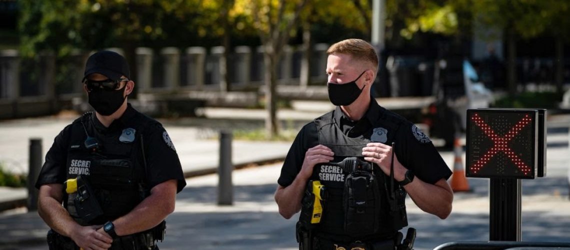 Members of the Secret Service stand outside the White House.
Salwan Georges/The Washington Post via Getty Images